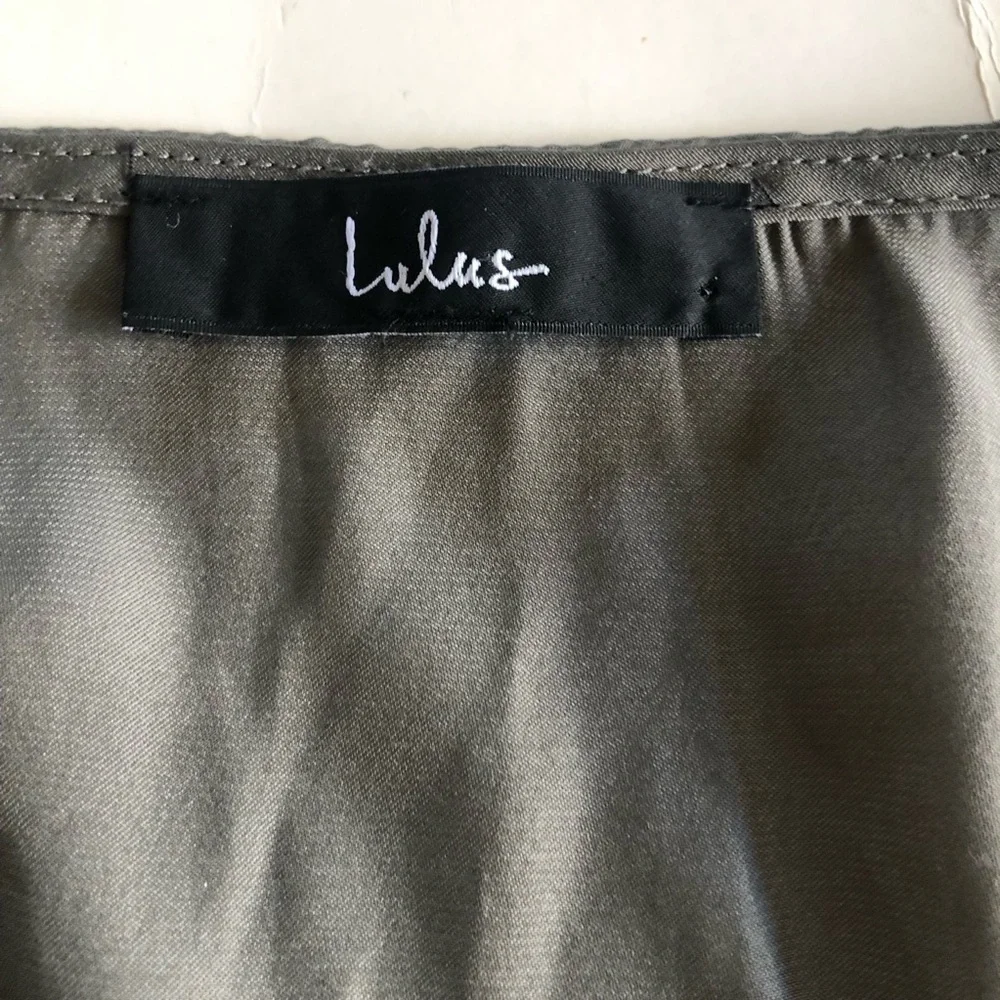 Lulu’s Woman’s Ain't It Grand Olive Green Satin Surplice Romper Size M/L - Picture 9 of 16